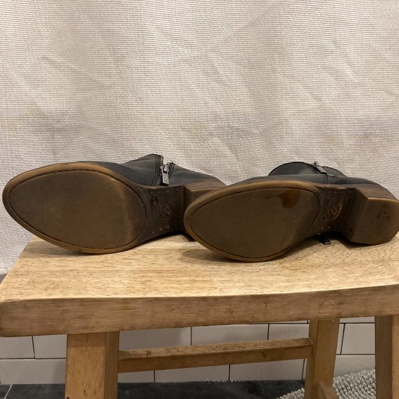 Lucky Brand Black Leather Booties sz 7 - Picture 3 of 6